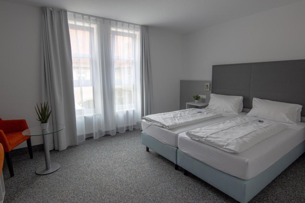 Hotel Lamm Höchberg Esterno foto